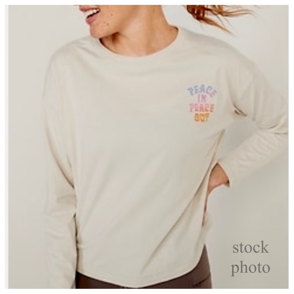 OLD NAVY Box-Fit Long-Sleeve Graphic Cotton Jersey BONE WHITE T-Shirt Top PEACE